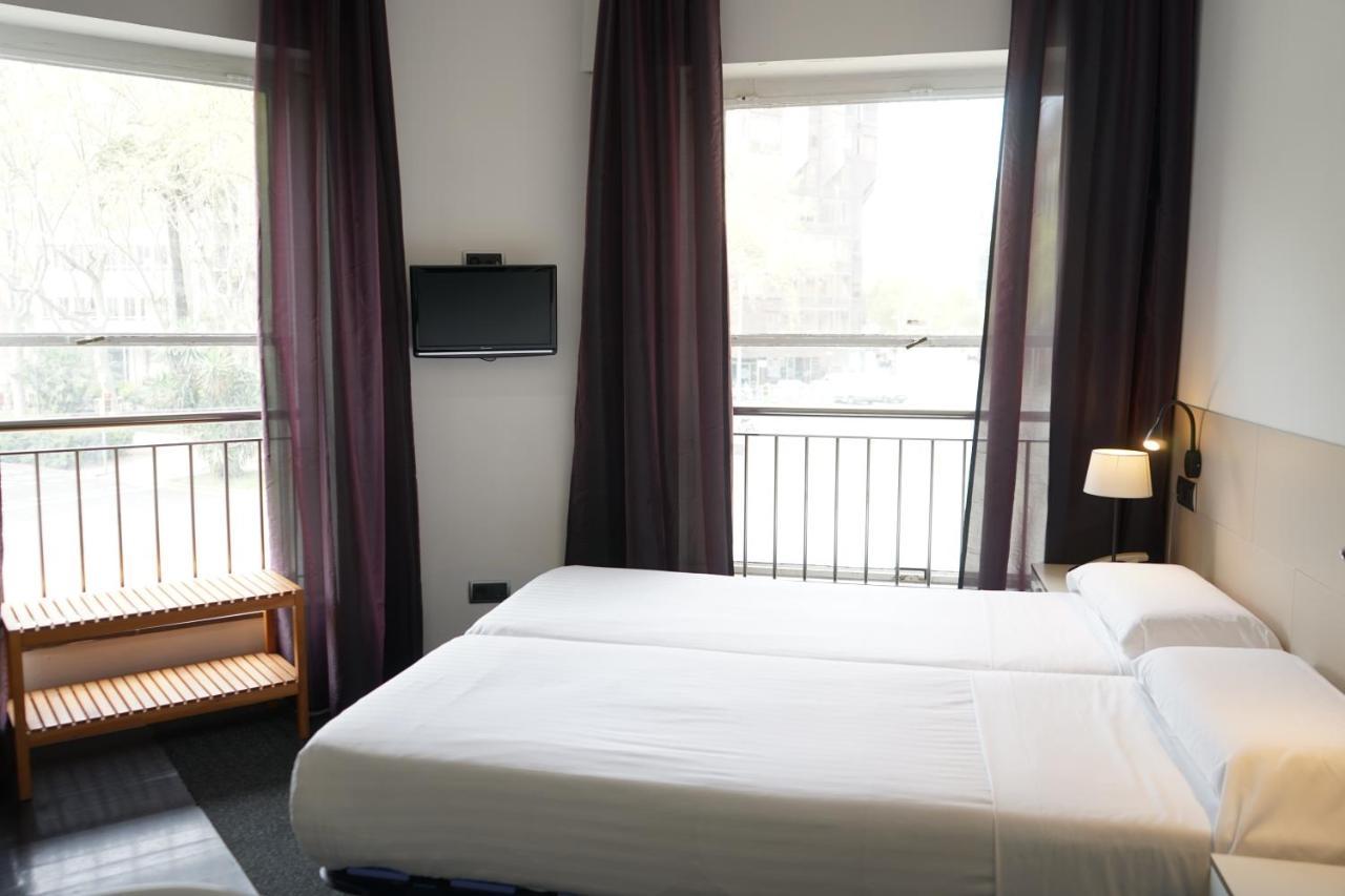 Q Barcelona Hotel ภายนอก รูปภาพ